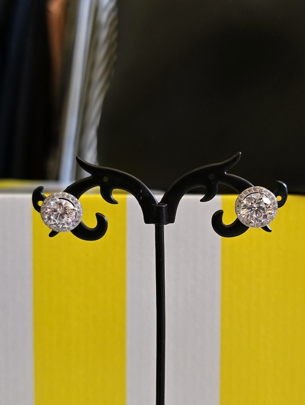 Sterling Silver Round Clear Crystal Stud Earrings #0924